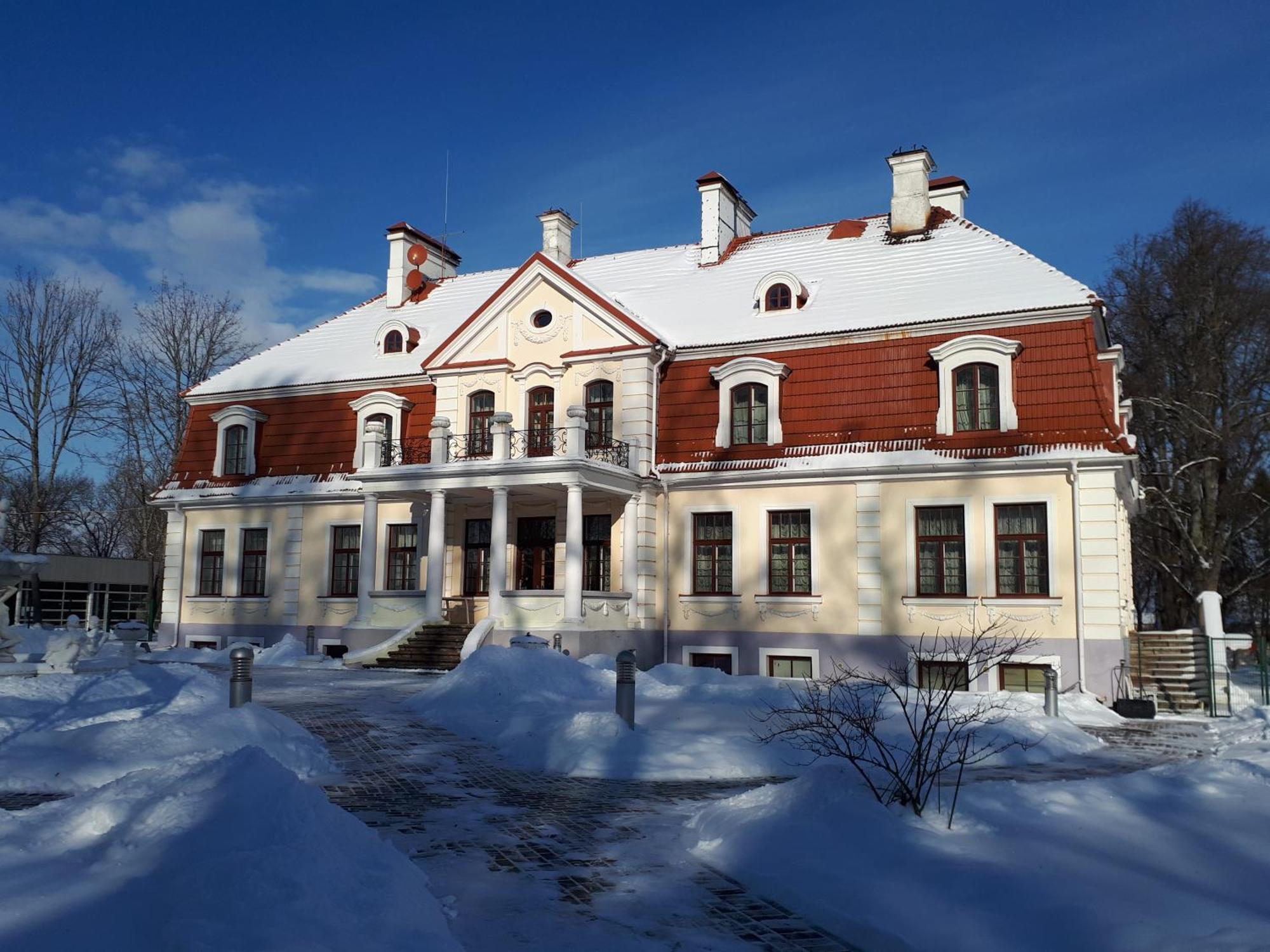 Sventes Muiza Hotel Exterior photo