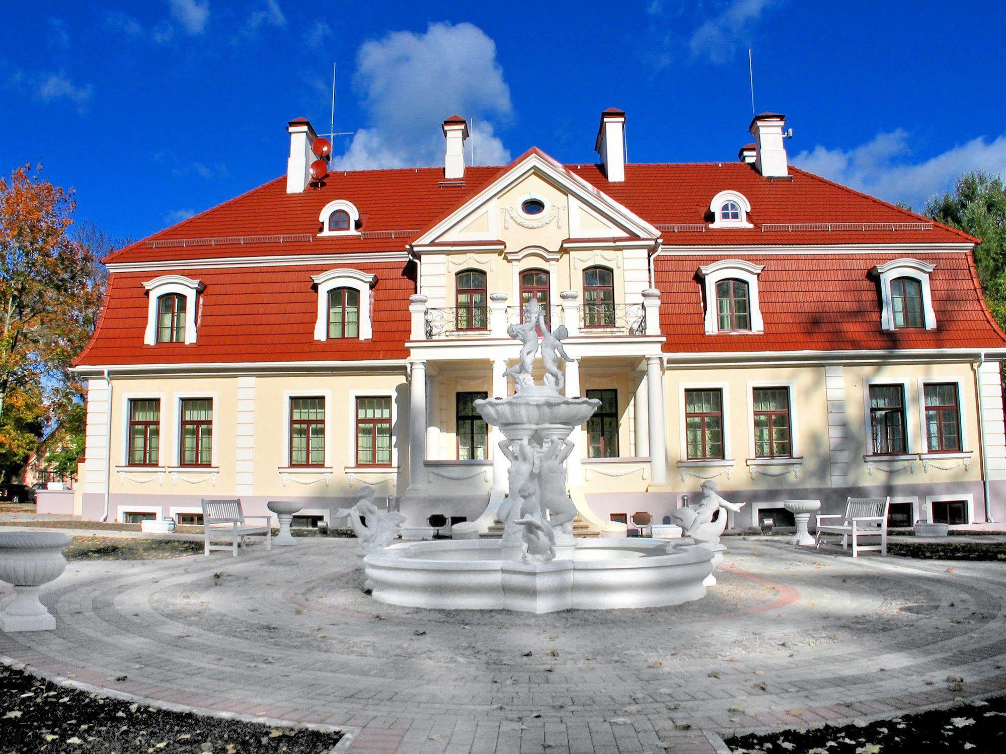 Sventes Muiza Hotel Exterior photo